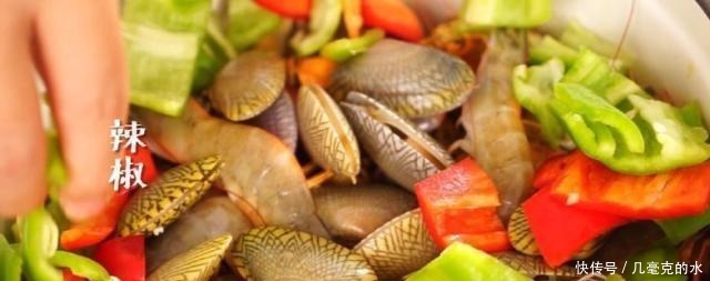 热过后,螃蟹“火”的吃法,和“它”搭配,螃蟹的命运就会改变