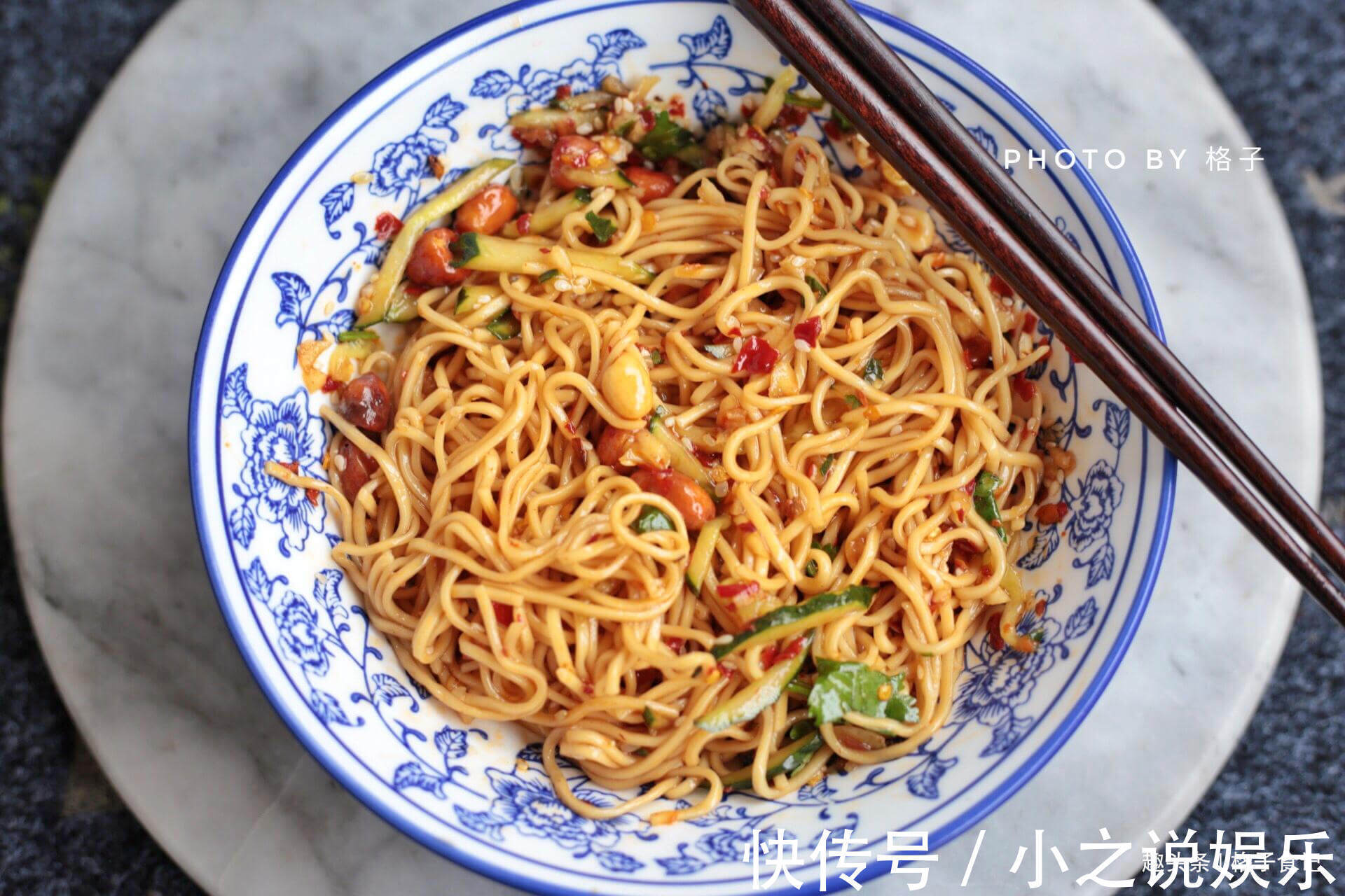 天热不想下厨,吃面最方便,分享5种好吃的做法,每天一道换着吃