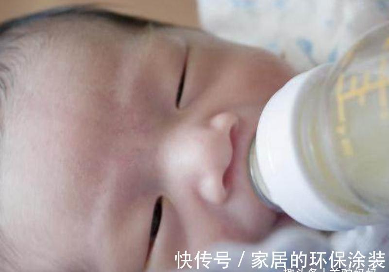 父母|用“菜汤”给宝宝冲奶粉能“清火”?父母别再犯傻,这行为很伤娃