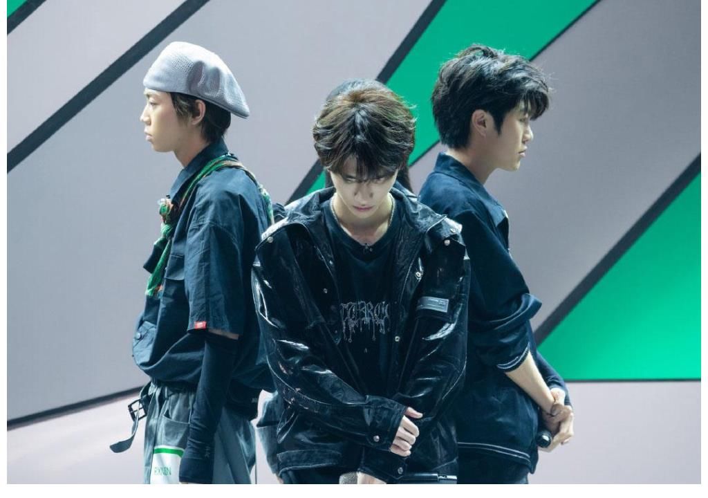 r《说唱企划》节目不火，选手却接连整活，爆抄袭又被前女友锤家暴