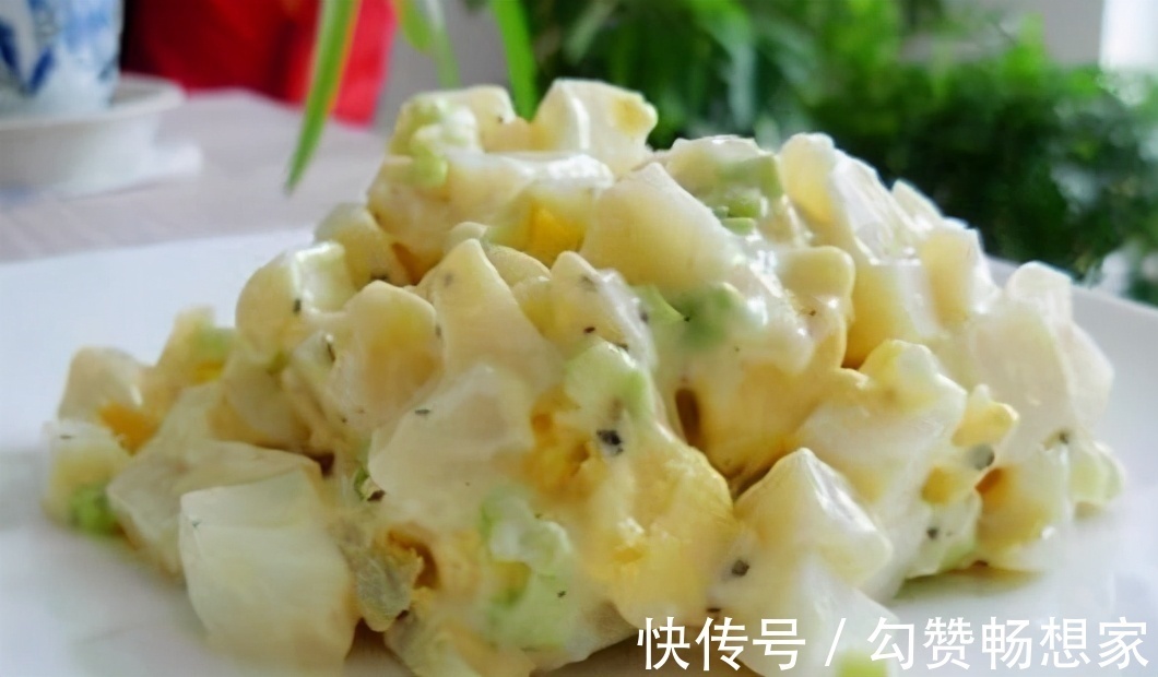 香菇|女性到了中年多吃三种美食，能提神醒脑，润肤美容，明目护眼