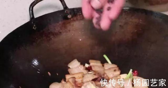 豆瓣酱|回锅肉好吃有诀窍,不能直接下锅,一定有这一步,吃起来肥而不腻
