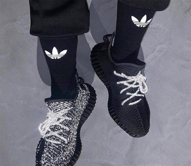 Yeezy 颜值高到没朋友,Yeezy全新“水蜜桃满天星”让你闪耀朋友圈