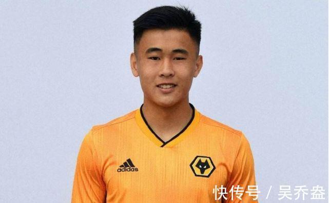 中超|中超乱套了!曝某队强挖23岁当红国脚,遭球迷怒斥:真不要脸!