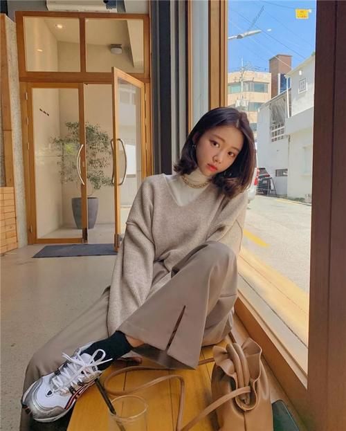 针织开衫|什么是“减法穿搭”？就用万能的打底衫，穿出不同风格的高级感