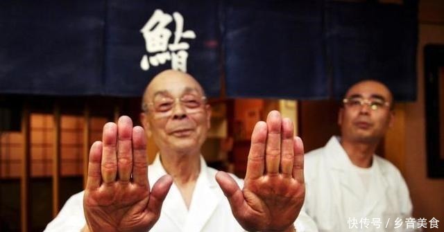 日本“寿司之神”从不与男人握手,然后他被米其林带走