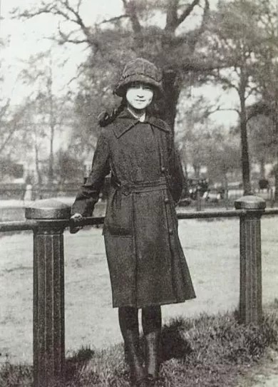 书法|被誉为“当代楷圣”的田英章谁也不服,就服这位大他近50岁的“民国才女”!