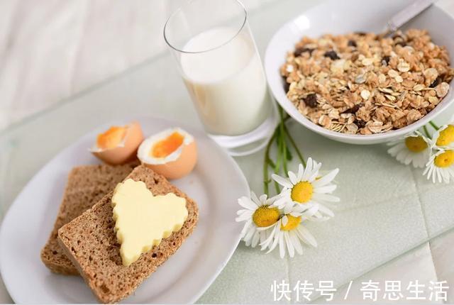 宝妈|宝宝喝牛奶好还是泡奶粉好喝了这么多年,真相却和你想的不一样