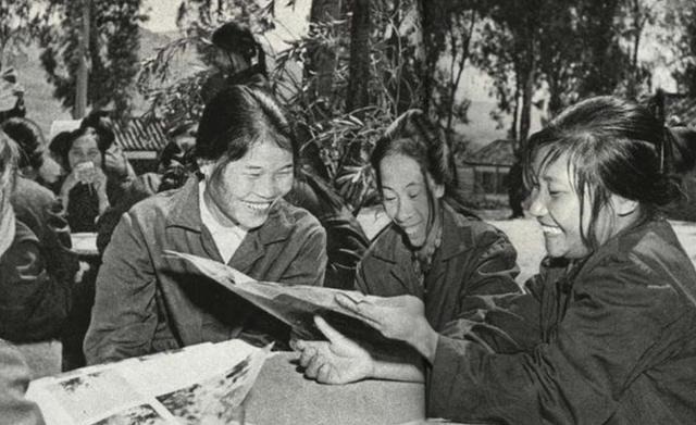 战争|对越反击战外国记者访问战俘营,越军俘虏是怎么回答问题的