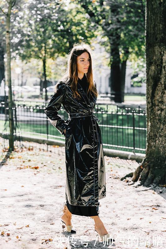 穿大衣时尽量别配小白鞋!瞧瞧下面潮人这样来穿,显瘦又高级!