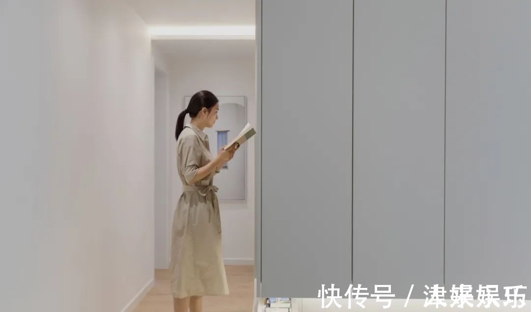 床头柜|103㎡现代简约,留白+原木+绿植,让生活悠闲舒适有故事