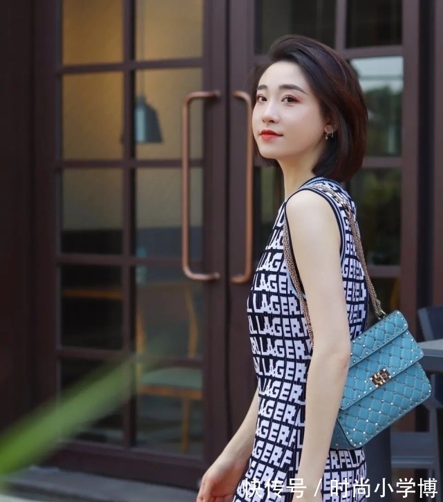 满身|满身字母提花连衣包臀裙,精致又大气!