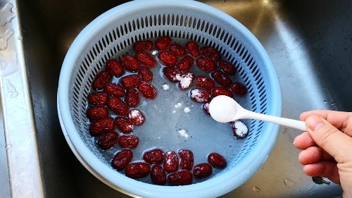 红枣|红枣锅里蒸一蒸，作用拿钱买不到，奶奶偷教妙招，可惜懂的人不多