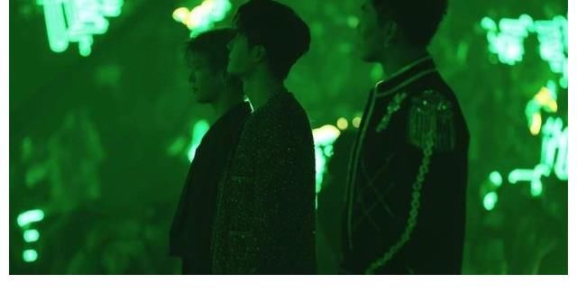 家族|王一博“綠色環(huán)保”家族演唱會(huì)，一曲《無(wú)感》扭到你心里了沒(méi)？