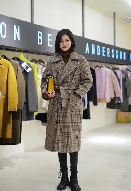  显高|入冬最流行的大衣，是“过膝不过踝”，小个子女生穿时髦又显高