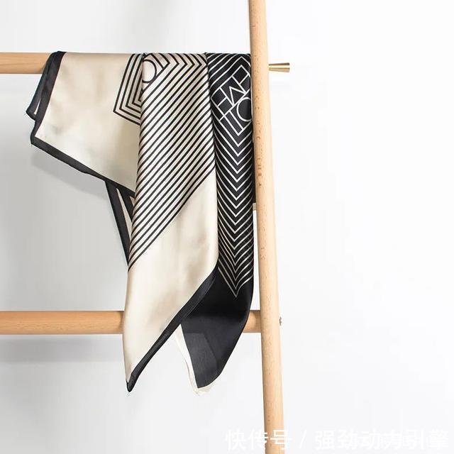 秋天毛衣、外套这么搭,太太太高级!