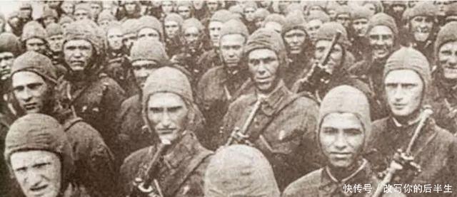 百姓读史|血染的“红色蒲公英”,揭秘二战苏联空降兵的最大灾难