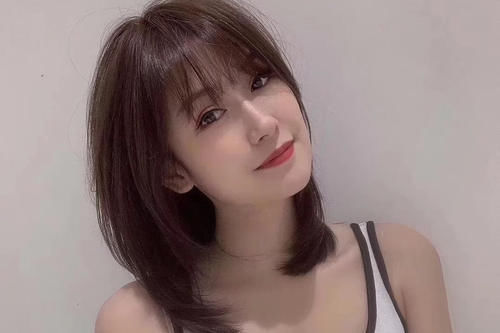 卷发 5款适合头发稀少的发型,洋气又好看,让你美得更出彩