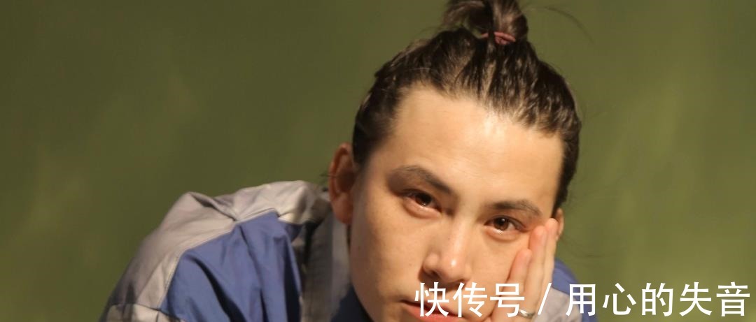 好聲音學(xué)員依加加盟華納音樂，想到了他的導(dǎo)師汪峰