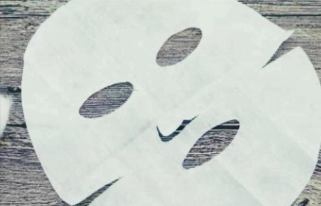 精华液|有4个特点的面膜,就不要再用了,钱花了还伤皮肤