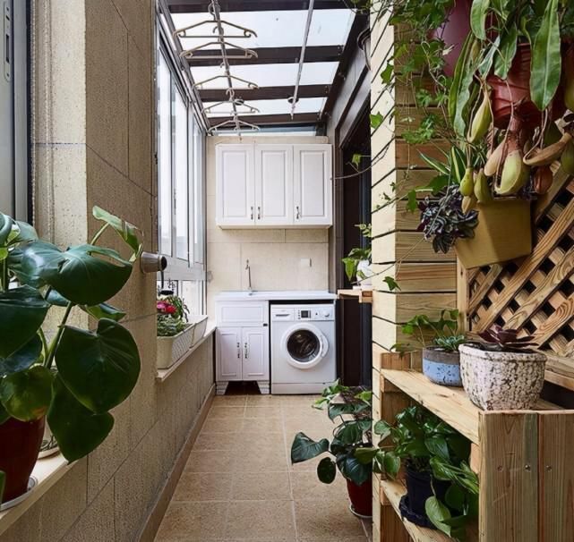 洗衣机|同样是阳台,这样装修不仅实用还漂亮,别再把阳台变“晾晒台”了