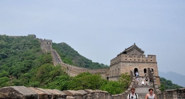 八达岭长城最著名,为什么外国游客却选择