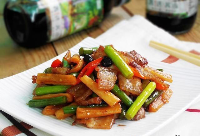 甲状腺结节患者|牛奶是甲状腺结节的“发物”？提醒：这3物促进结节生长，要忌口