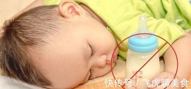 孩子|宝宝满口蛀牙?不一定是糖果惹的祸,这些常见举动更易引发龋齿