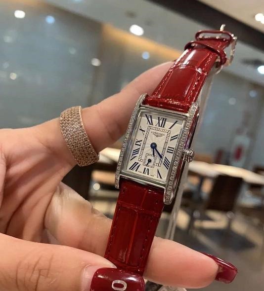 指针|腕表在指针滴答间诠释关怀,从最简单的快乐中,活出很精彩人生