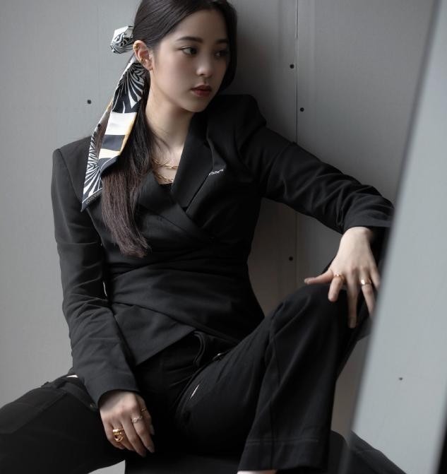 脸部 别再披头散发了!这4款“发型”才够美够撩人,总有一款适合你