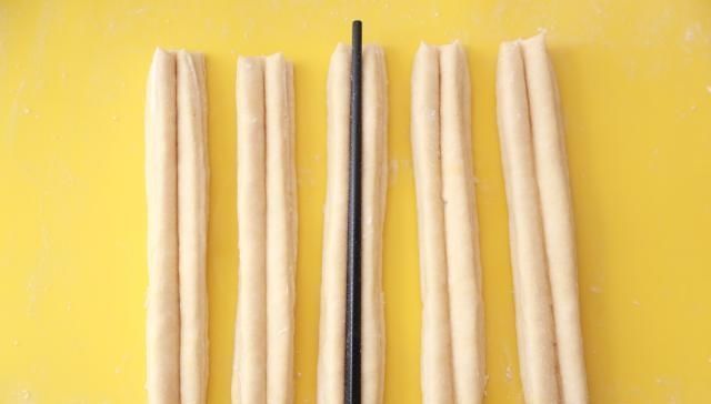 炸油条|1碗面粉，1个鸡蛋，教你做炸油条，个个松脆有韧劲，好吃无添加剂