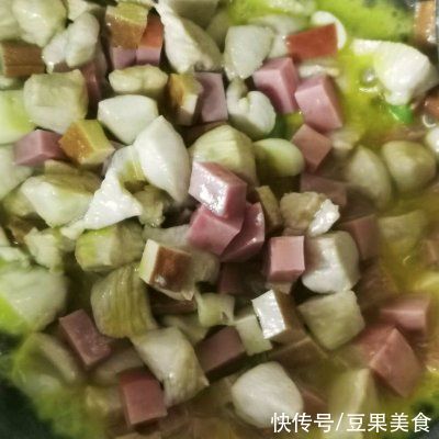 家常菜|#巨下饭的家常菜#香干火腿炒鸡丁