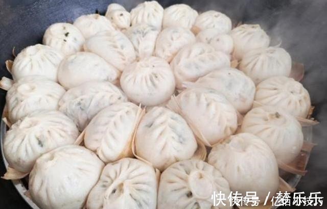 小技巧|蒸包子,万万不要直接上锅蒸,3个小技巧,包子鲜嫩松软、不塌陷