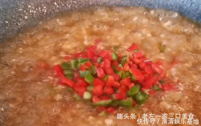 不剩|芹菜别炒着吃了,加一块豆腐,比红烧肉还香,上桌连汤汁都不剩!