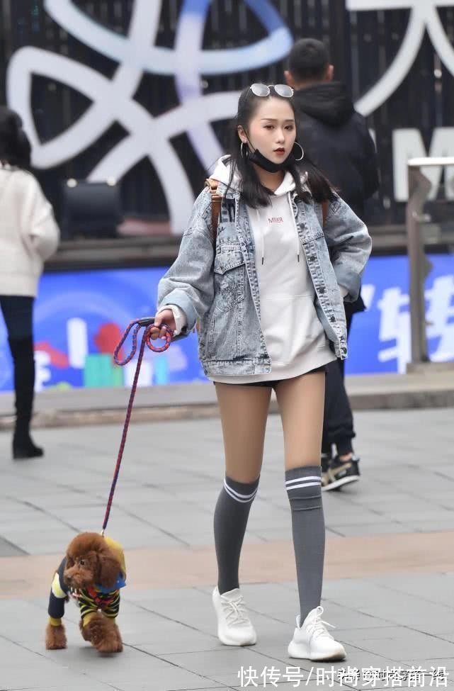 小个子 “长筒袜”别乱穿,小个子在搭配方面要慎重,呈现出不一样的比例
