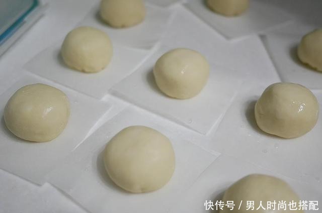  冷冻|自从学会做奶黄包，连吃一周还不够，家人都喜欢，一袋面粉见底了