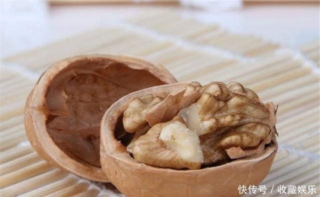  每天饭后吃几粒核桃，净化血液，稳定血压，血管干净通畅！