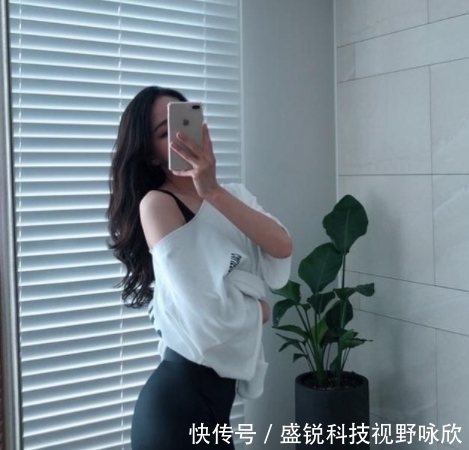 性感|爱穿运动服的模特,钟爱此健身动作,打造性感曲线