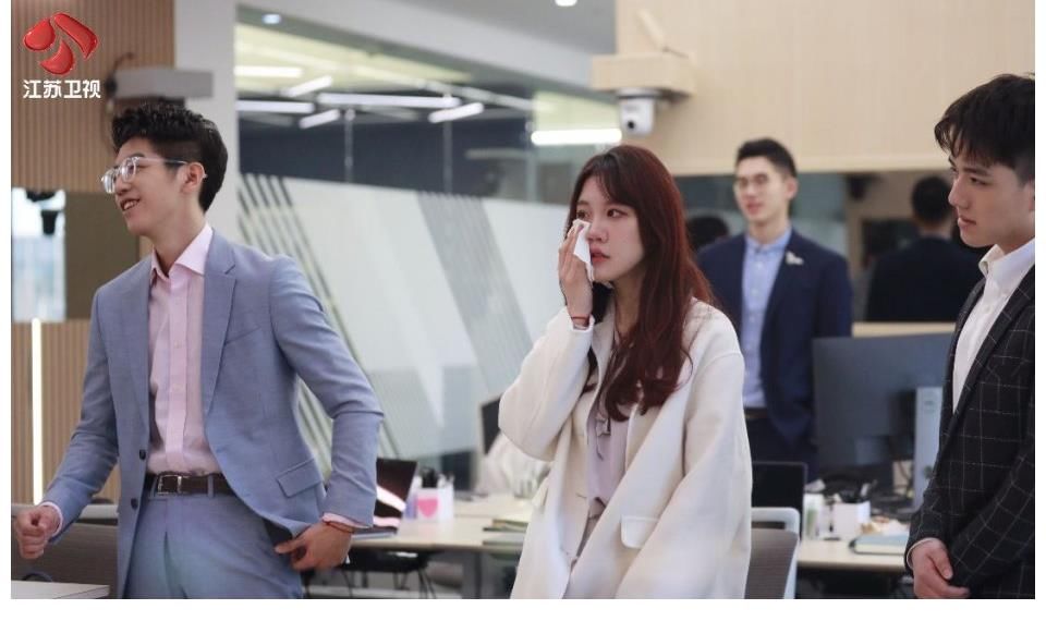 马东 《闪闪发光的你》惊现“易式拷问” 易立竞“借口”称是角色需要