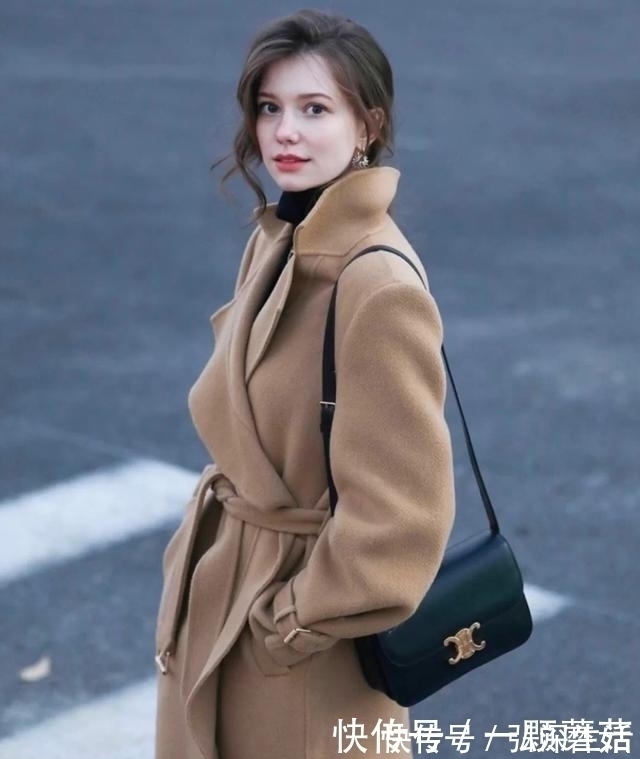 色系 驼色才是秋冬高级色,优雅质感还大气,俄罗斯博主秋装示范太美了