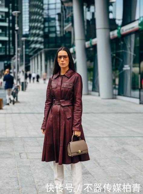 洋气|羽绒服已经过时了,潮人都在穿“大衣+长靴”,既保暖又洋气