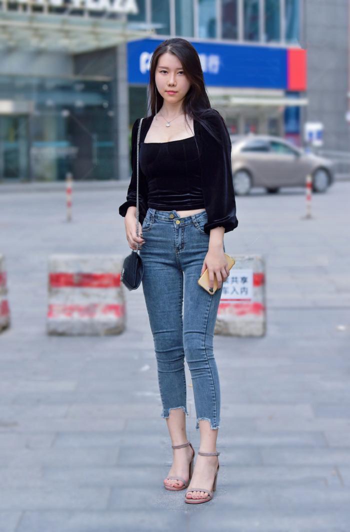 流行度 牛仔裤时尚又实用,简单穿搭就很美,让你不得不爱