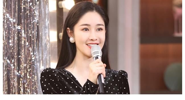 湖南卫视女主持人大洗牌：五小花中两人已掉队，新人冯禧迅速上位