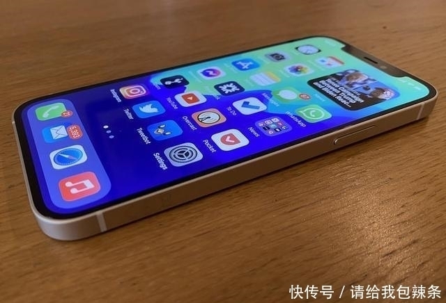 iphone12|发布五个月下跌560元，苹果分销商终于妥协，新款iPhone一降再降