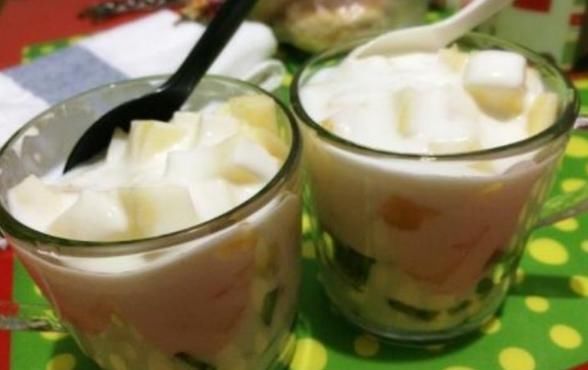 女生痛经|女生痛经疼到打滚?包里常备3种“小零食”,不仅排净淤血还减脂