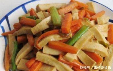 食物|夏天了,不防多吃3种食物,肌肤紧致了,皱纹淡了,皮肤更细腻