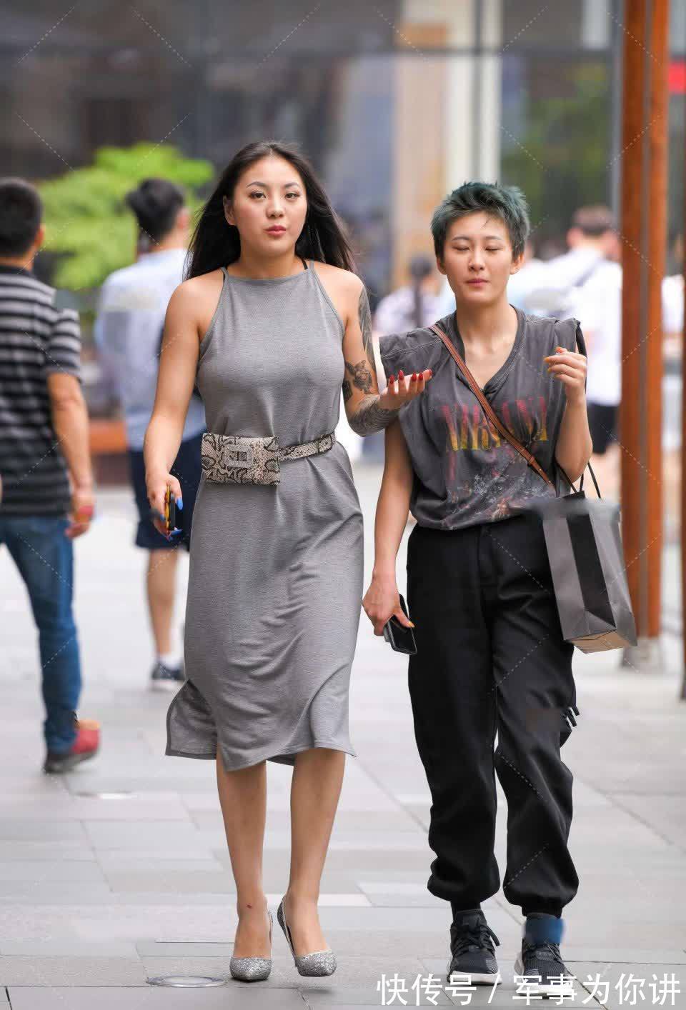紧身|十足的气质美女,成熟低调大方,散发出迷人的气质太爱了!