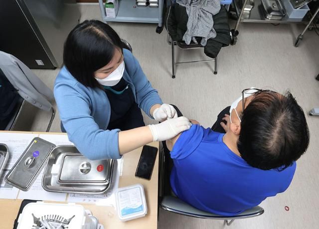 病例|日增病例反弹，近300万人未打加强针，韩国考虑靠辉瑞口服药救急