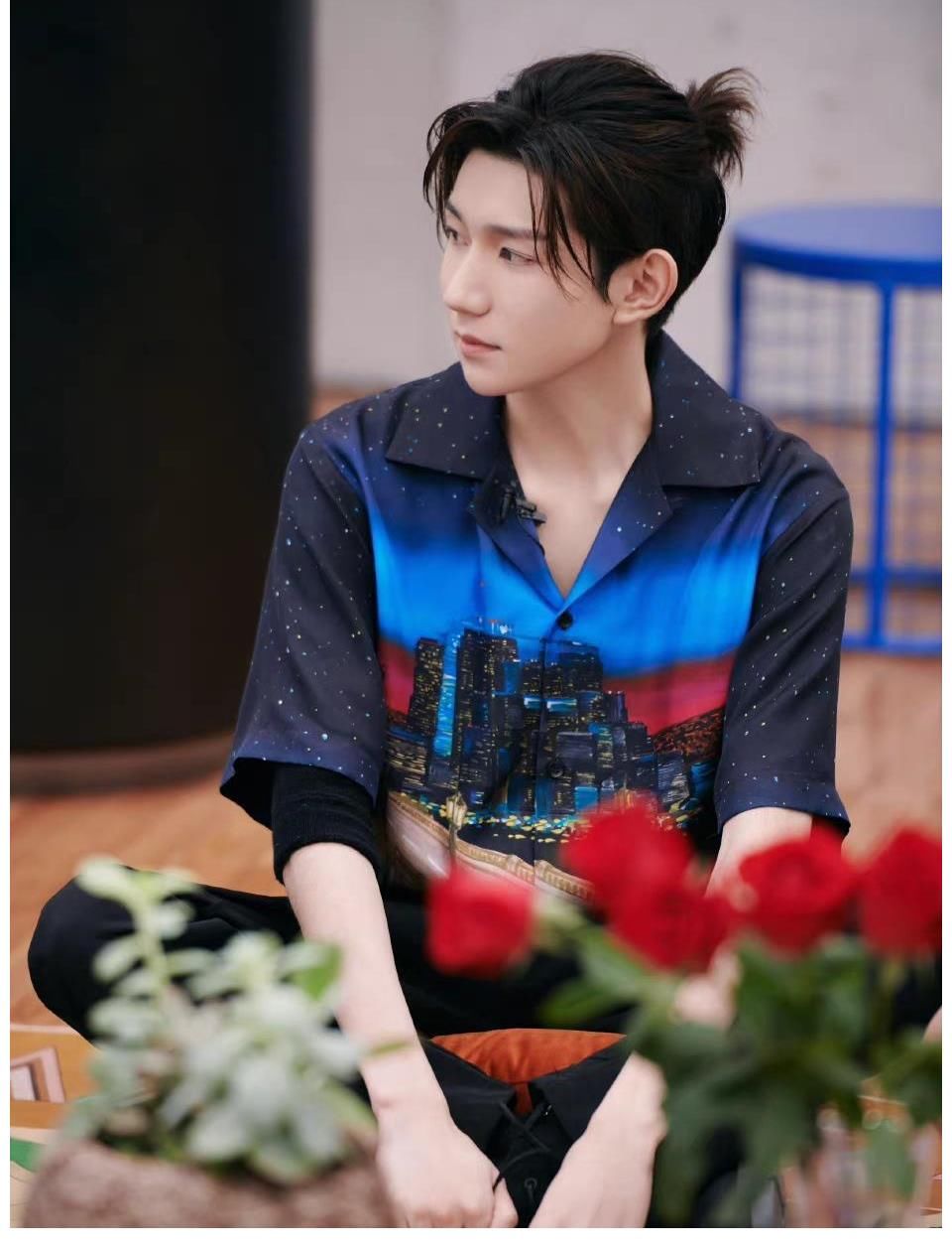 创作|王源在节目中真诚分享写歌技巧，即兴创作引关注，网友：不容小觑