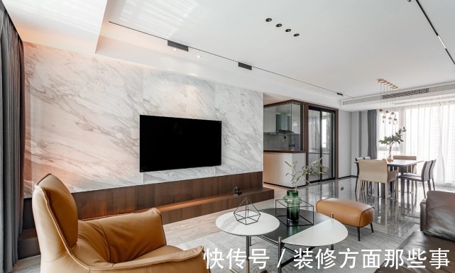 装修|119平现代风橘色在灰白色的基底中进行调和，让空间充满活力